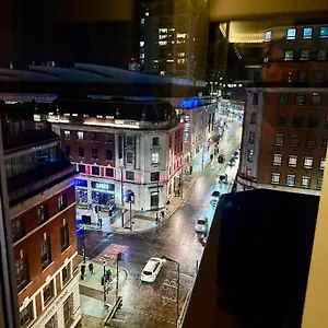  Apartment Winner Of 2025 Traveller Award - 2 Double Bed In Heart Of Centre With Netflix & Wifi United Kingdom